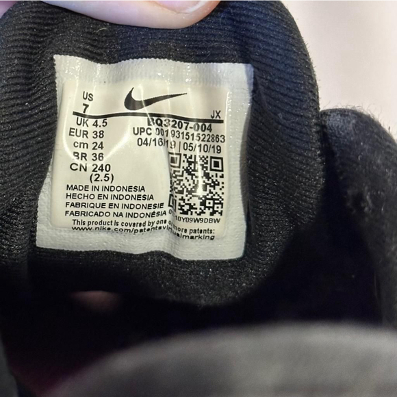 Size 7 Nike Revolution 5 Running Gym Shoes / Sneakers - Black & Pink (Women's) - Picture 9 of 10